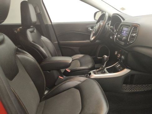 Used 2018 Jeep Compass Latitude w/ Cold Weather Group FWD image 21