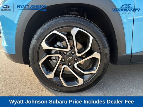Used 2025 Chevrolet Trax RS w/ Driver Confidence Package FWD image 3