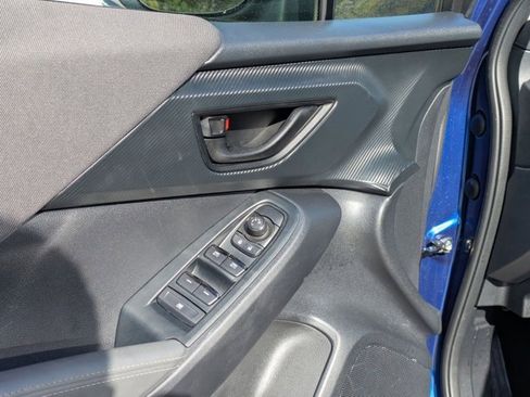 Used 2024 Subaru Crosstrek 2.0i Premium image 3