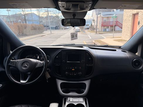Used 2017 Mercedes-Benz Metris Passenger image 36