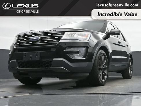 Used 2017 Ford Explorer XLT w/ Equipment Group 202A FWD image 24