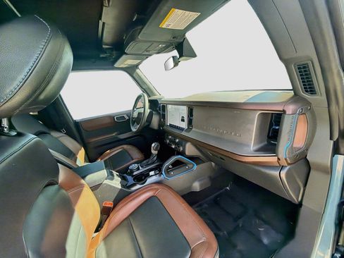 Used 2023 Ford Bronco Outer Banks w/ Sasquatch Package AWD/4WD image 30