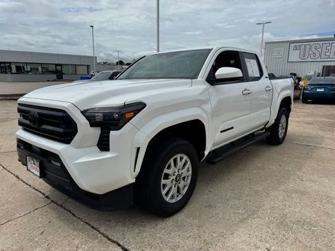 Used 2024 Toyota Tacoma SR5 AWD/4WD image 3
