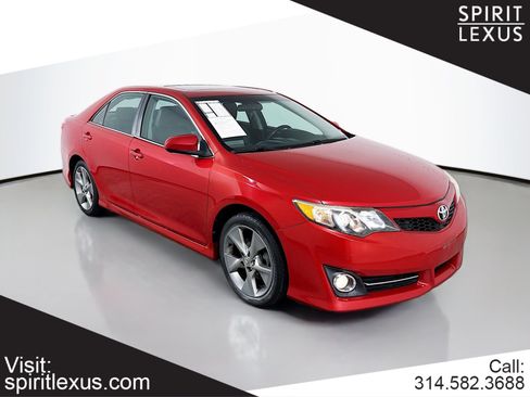 Used 2012 Toyota Camry SE FWD image 1
