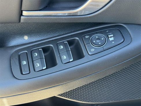 Used 2022 Hyundai Sonata SEL w/ Winter Weather Package image 17