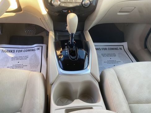 Used 2015 Nissan Rogue SV image 19