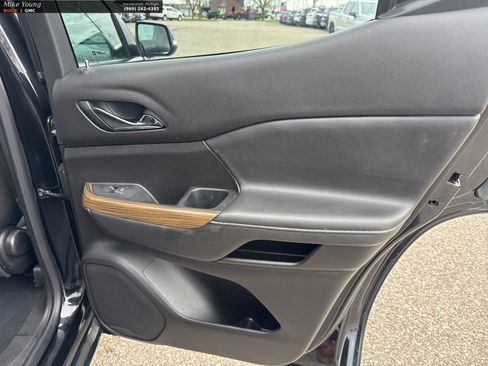 Used 2023 GMC Acadia SLE FWD image 37