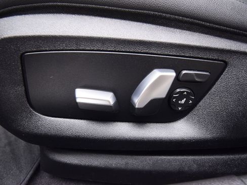 Used 2020 BMW 530i xDrive w/ Premium Package image 27