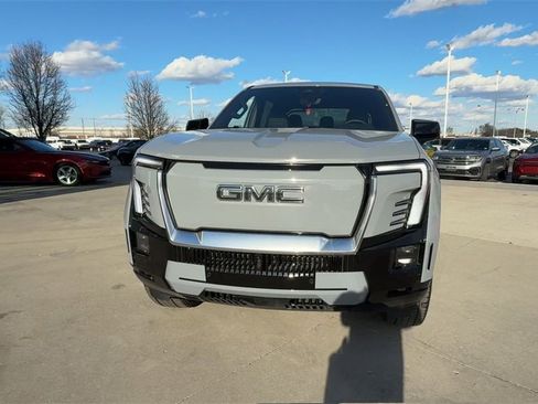 Used 2025 GMC Sierra EV Denali image 3
