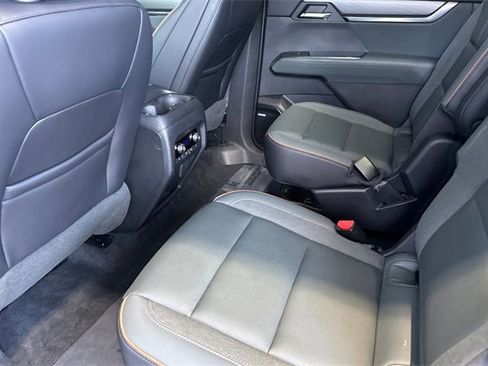 Used 2024 GMC Acadia AT4 w/ Super Cruise Package image 14