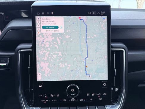 Used 2025 GMC Yukon Denali w/ Denali Reserve Package image 14