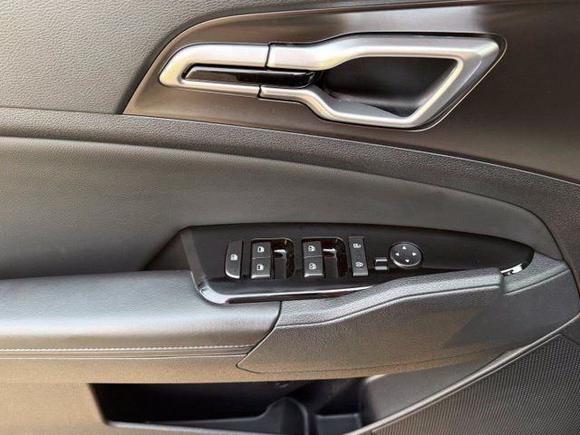 Used 2024 Kia Sportage EX FWD image 15