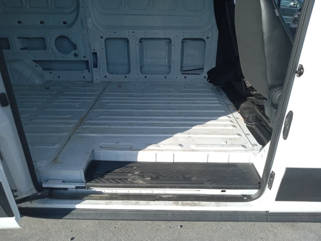 Used 2023 Ford E-Transit 148 High Roof Extended RWD image 25