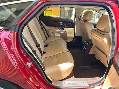 Used 2014 Jaguar XJ L Portfolio RWD image 24