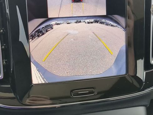 Certified 2026 Volvo XC40 B5 Plus AWD/4WD image 27