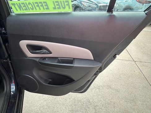 Used 2014 Chevrolet Cruze LS FWD image 15