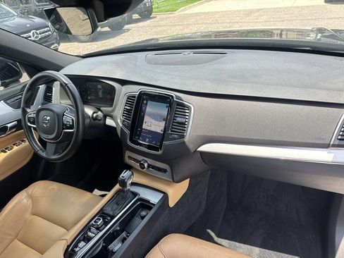 Used 2017 Volvo XC90 T6 Momentum w/ Vision Package AWD/4WD image 15