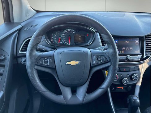 Used 2022 Chevrolet Trax LS w/ Tint and Cruise Package image 23