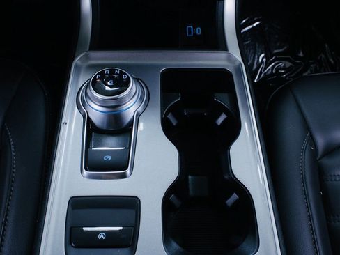 Used 2024 Ford Edge SEL image 16