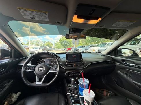 Used 2021 Nissan Altima 2.5 SR w/ SR Premium Package FWD image 5