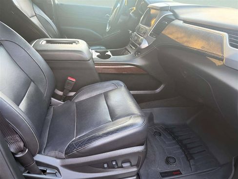 Used 2017 GMC Yukon XL SLT AWD/4WD image 15