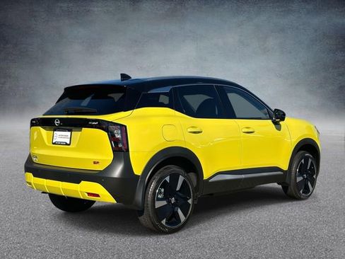 New 2026 Nissan Kicks SR image 2