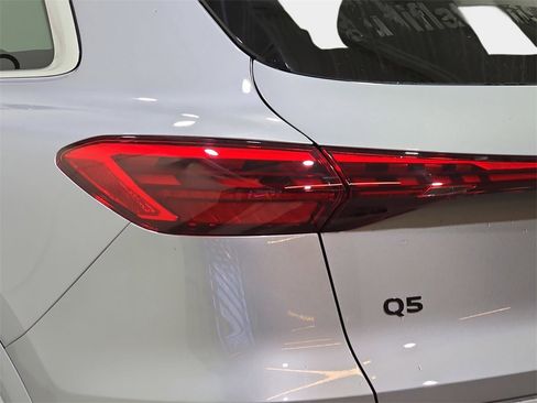 Used 2025 Audi Q5 Premium Plus w/ Premium Plus image 36