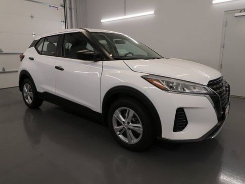 New 2025 Nissan Kicks Play S image 15