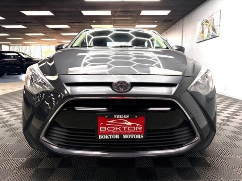 Used 2017 Toyota Yaris iA FWD image 3