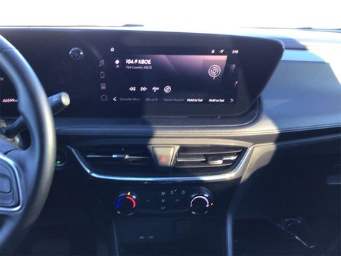 Used 2024 Buick Encore GX Sport Touring image 14