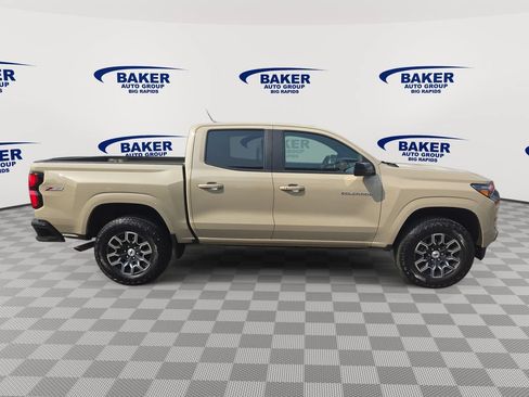 Used 2023 Chevrolet Colorado Z71 w/ Z71 Convenience Package 2 AWD/4WD image 2