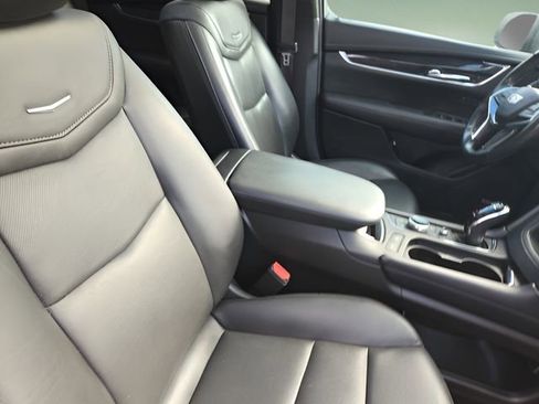 Used 2022 Cadillac XT5 Premium Luxury w/ Technology Package image 32