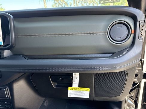 New 2025 Jeep Gladiator Mojave image 32