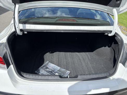 Used 2025 Hyundai Elantra SEL FWD image 5