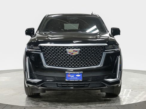Used 2023 Cadillac Escalade Premium Luxury w/ LPO, Floor Liner Package AWD/4WD image 10