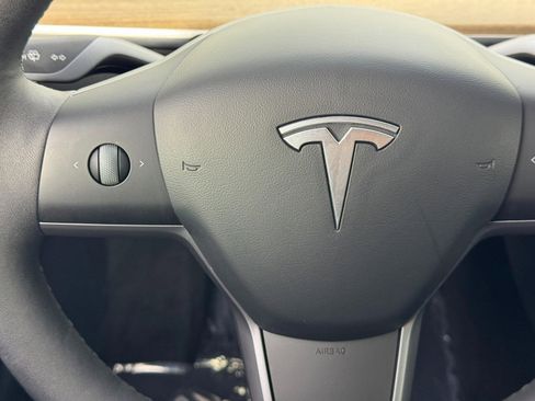 Used 2022 Tesla Model 3 Performance image 19