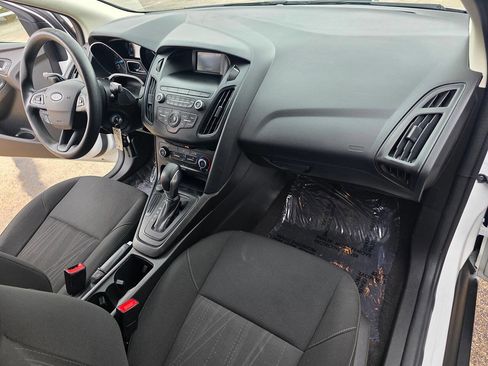 Used 2018 Ford Focus SE image 28
