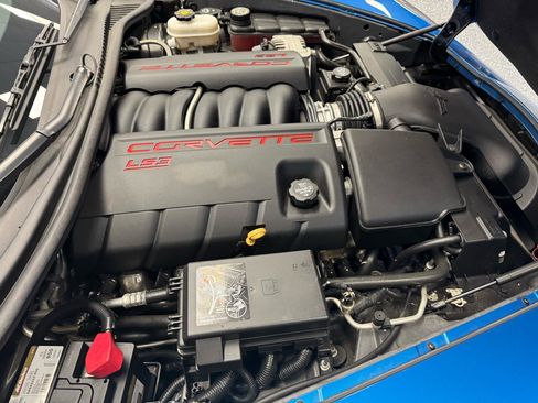 Used 2011 Chevrolet Corvette Coupe w/ 1LT RWD image 18