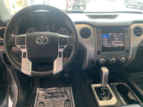 Used 2019 Toyota Tundra SR5 w/ SR5 Upgrade Package AWD/4WD image 18