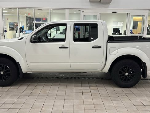 Used 2019 Nissan Frontier SV w/ Value Truck Package image 8