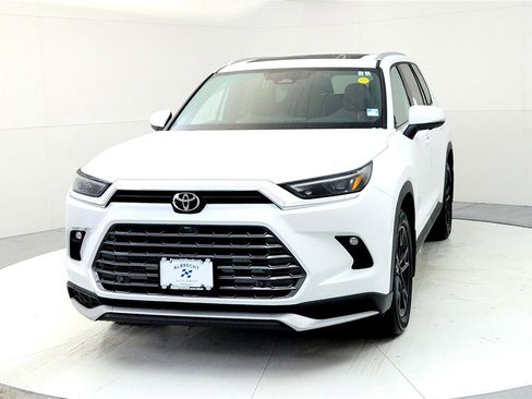New 2026 Toyota Grand Highlander AWD Hybrid image 2