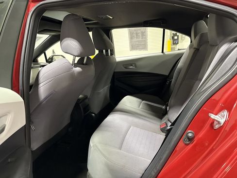 Used 2021 Toyota Corolla SE w/ SE Premium Package FWD image 23