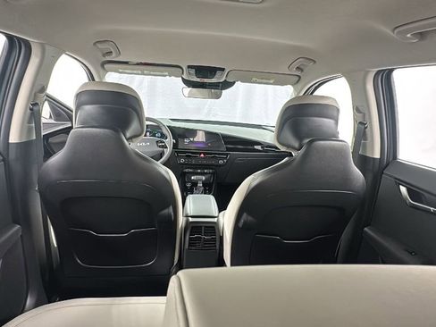 New 2025 Kia Niro EX image 17