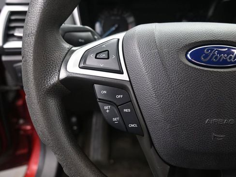 Used 2016 Ford Fusion SE image 31