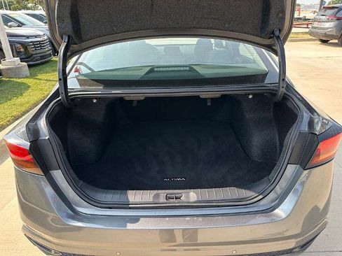 Certified 2025 Nissan Altima 2.5 SV FWD image 8