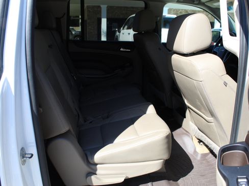 Used 2017 Chevrolet Suburban LT w/ LT Signature Package image 13