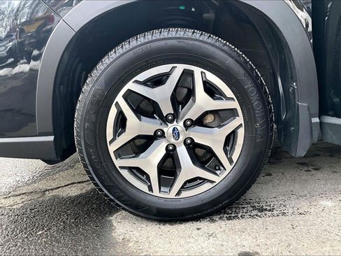 Certified 2023 Subaru Forester Premium image 17