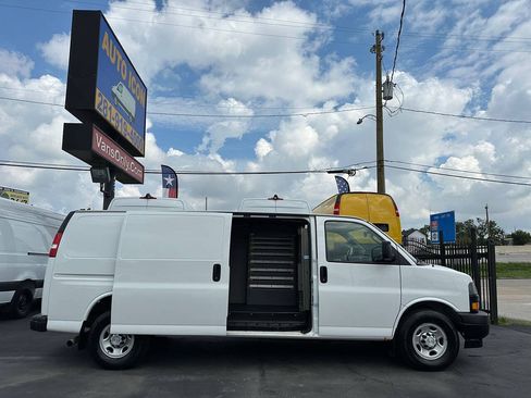 Used 2019 Chevrolet Express 3500 Extended w/ Driver Convenience Package RWD image 2