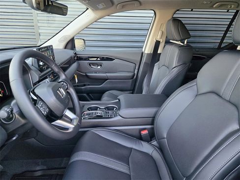 New 2025 Honda Pilot Touring image 26