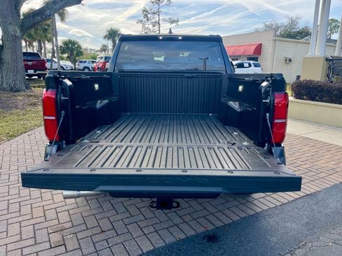 Used 2025 Toyota Tacoma SR5 image 5